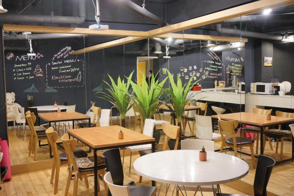 desain warung mie ayam bakso