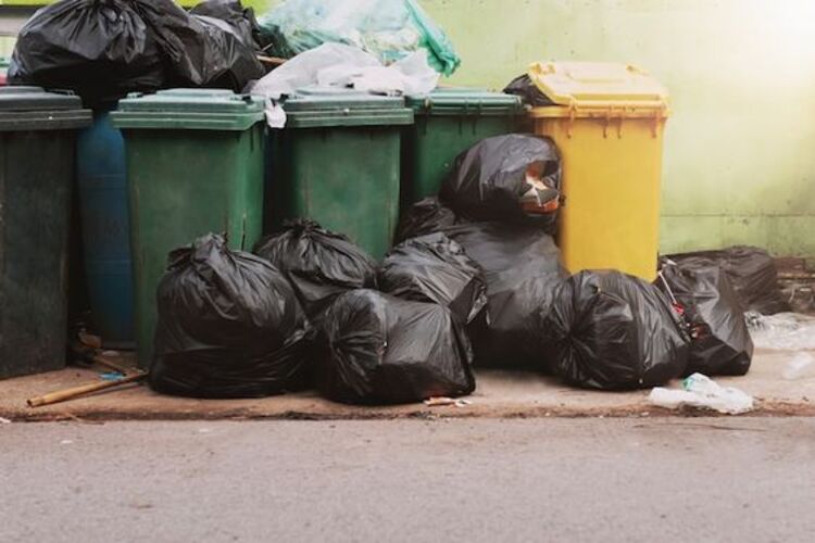 Cara Cepat Menghancurkan Plastik