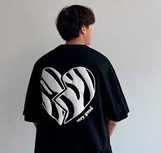 Sablon kaos dengan efek transparan unik