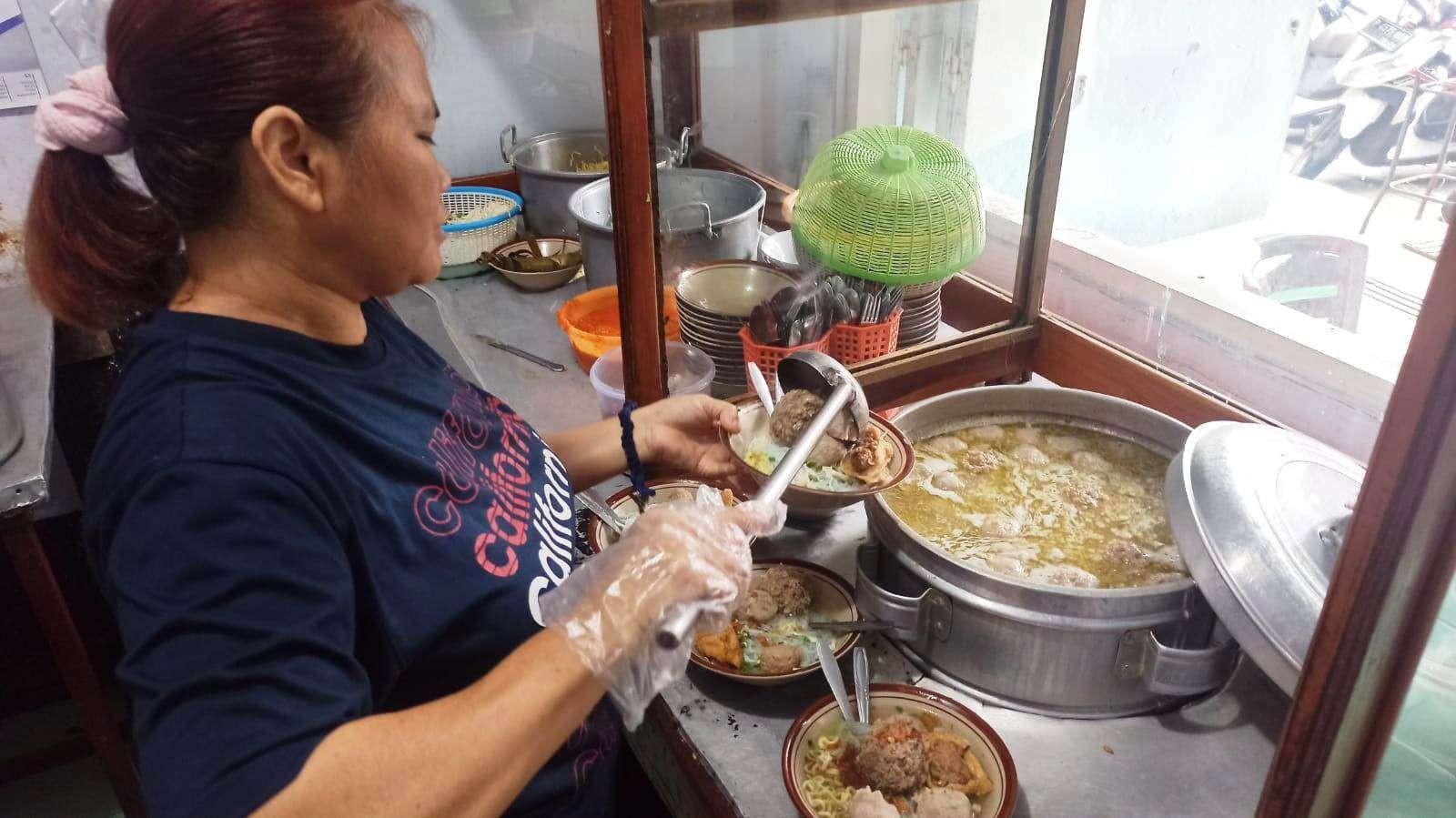 Sewa Tempat atau Gunakan Rumah