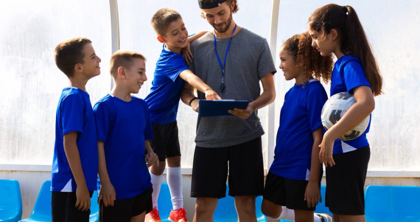 edukasi memilih jersey Milano atau Benzema untuk tim