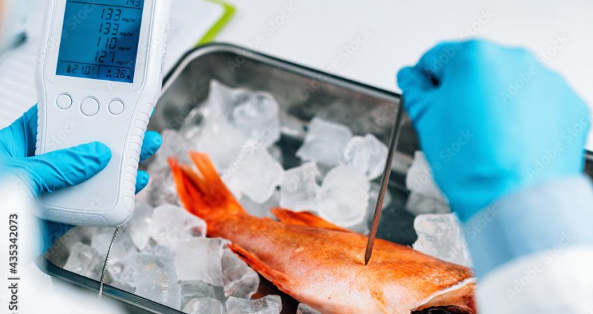 Kontrol kualitas makanan olahan ikan